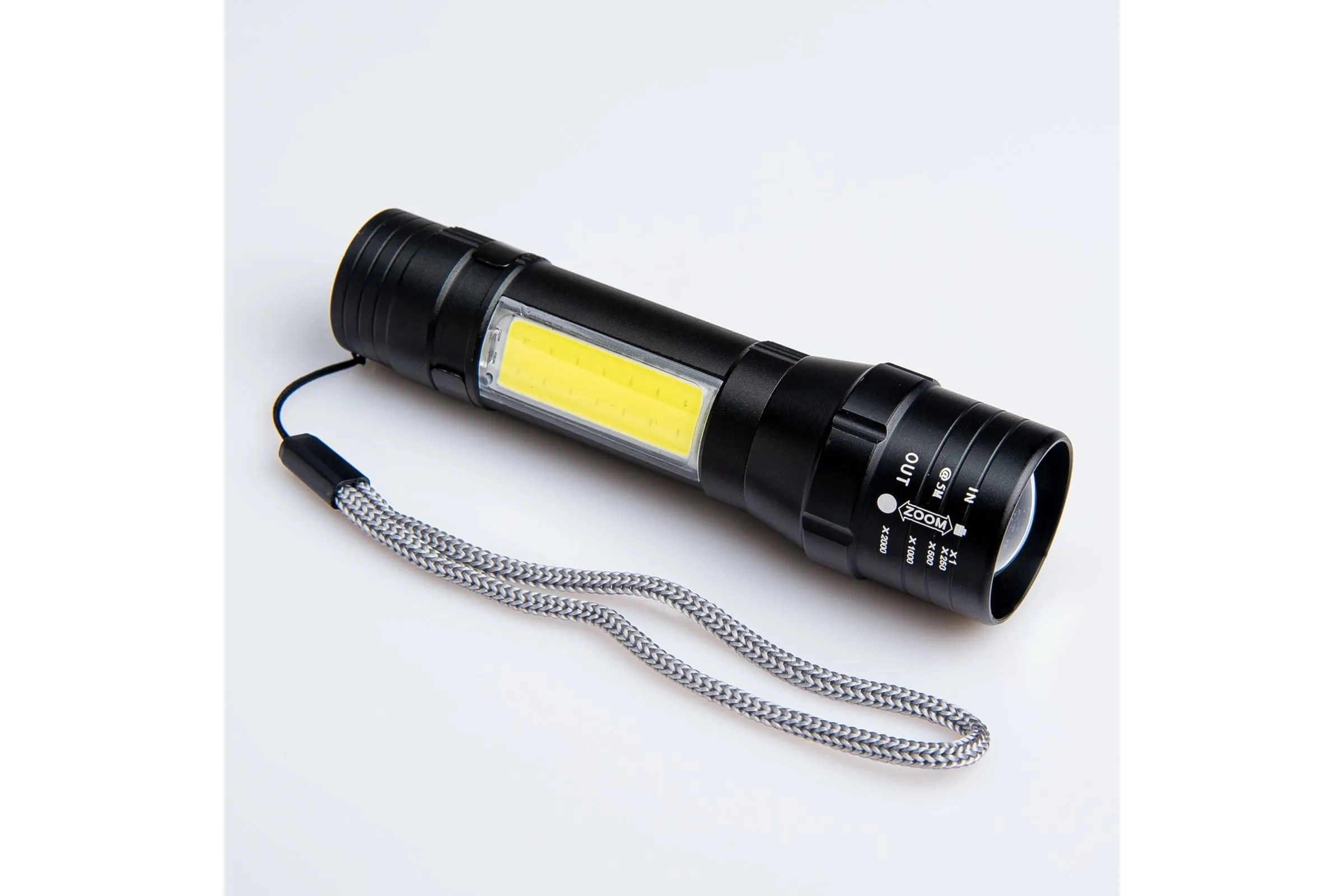 Фонарь ручной Н-3316-4 4ЦВЕТА разъем ТС, ZOOM, в пл футляре, 12.5см