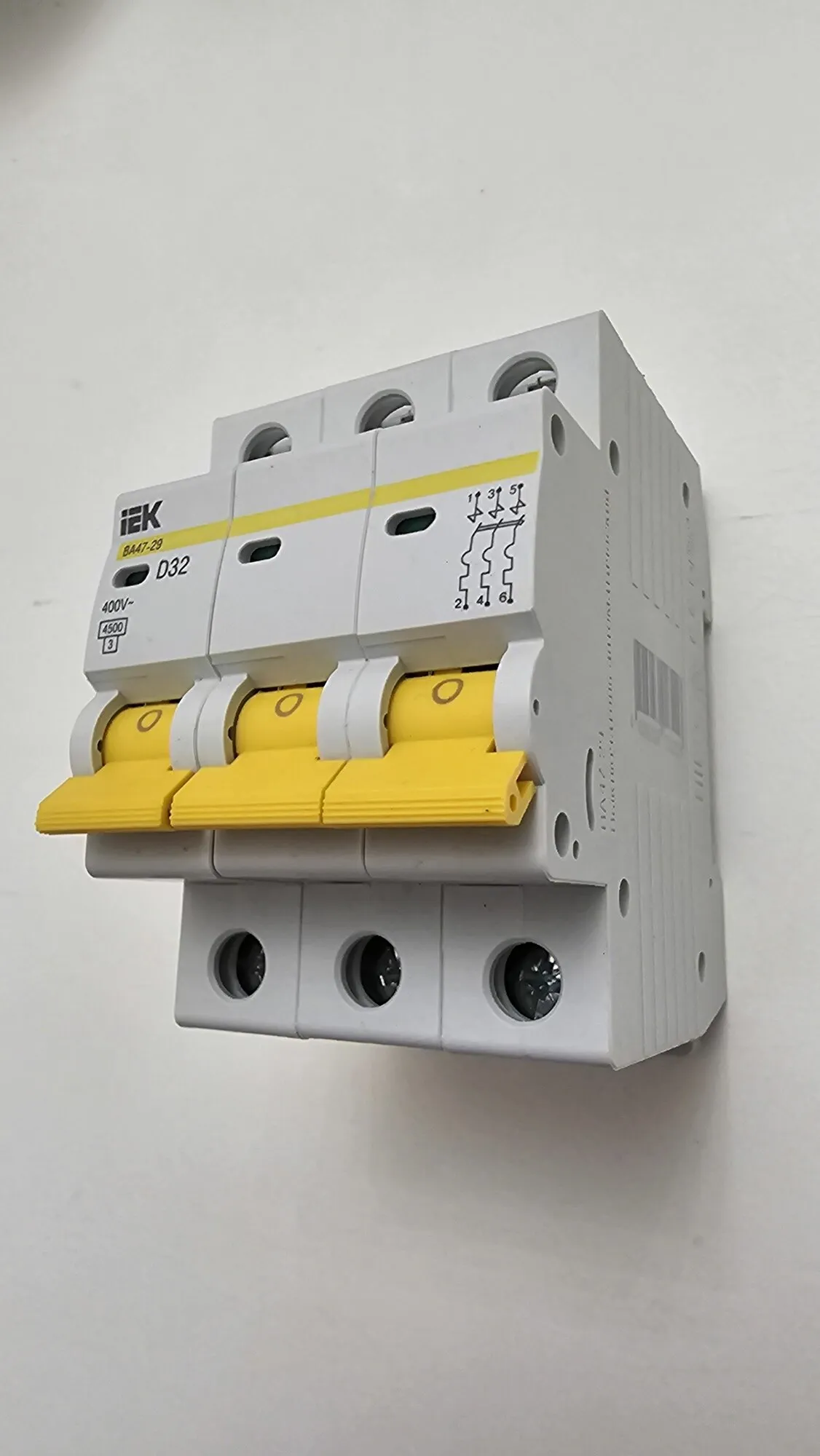 Автомат IEK 3p 32A
