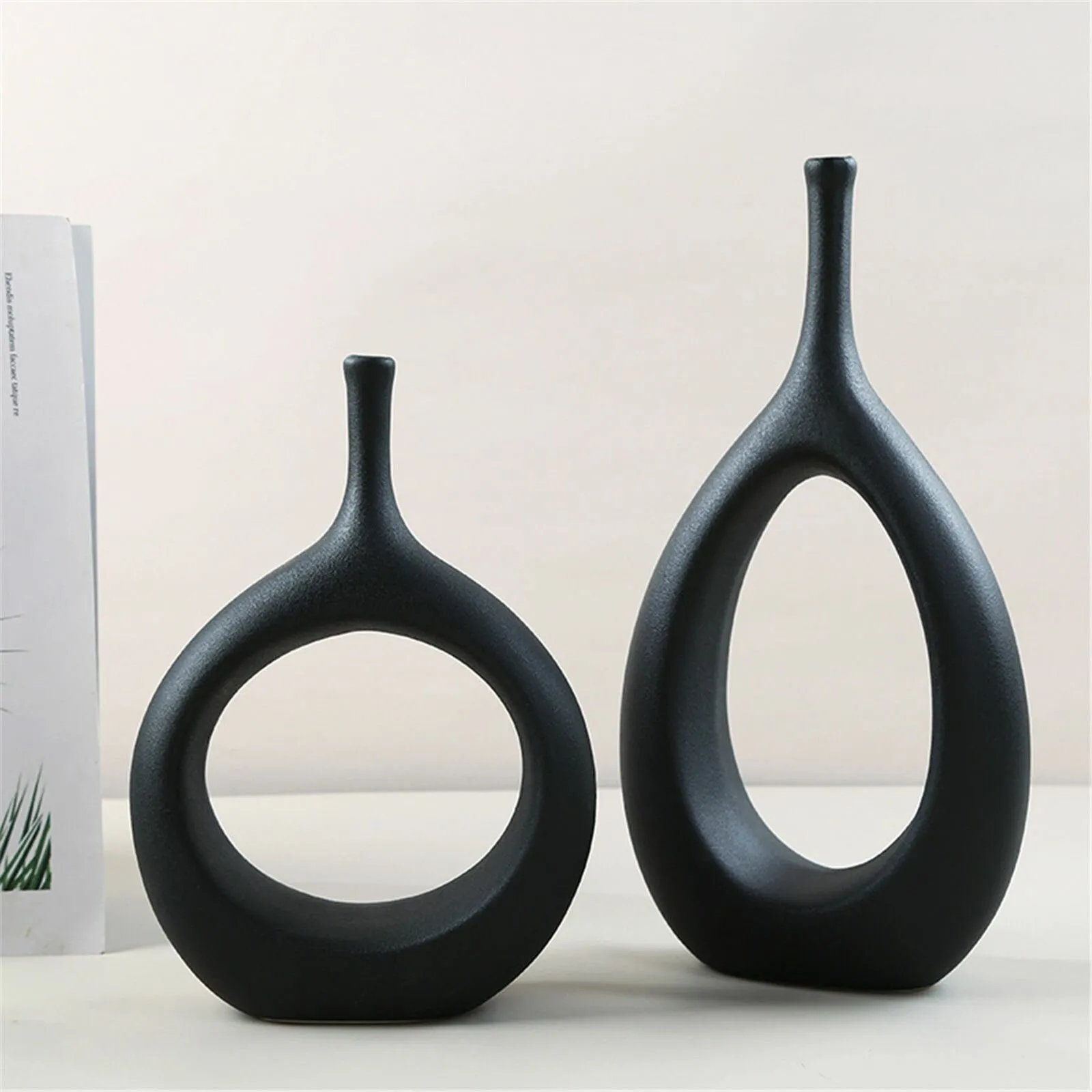 Ваза Фигурная 16×6,5×11см керамика чёрная (1 шт)