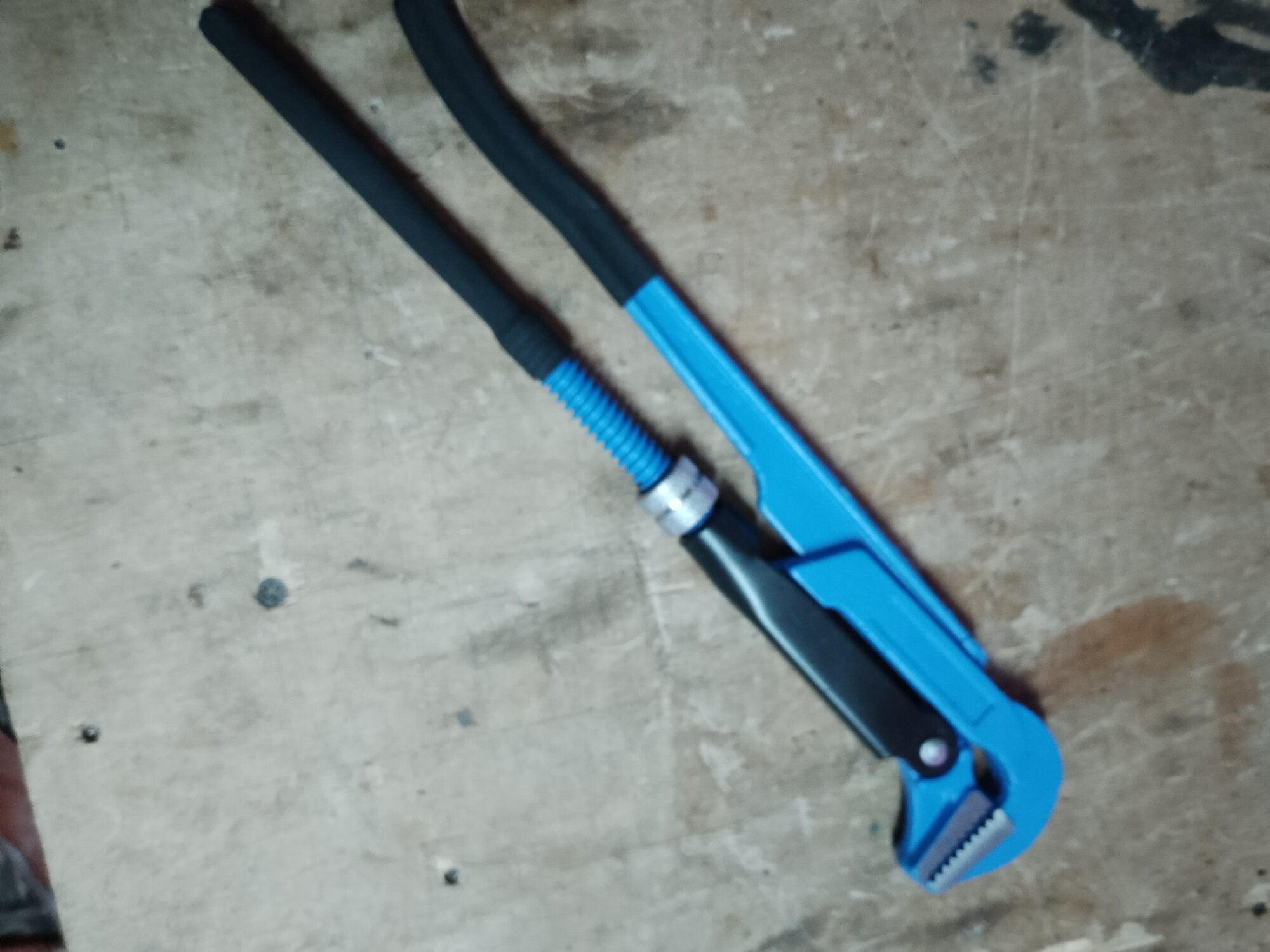 Газовый ключ 1" синий